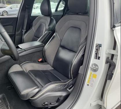 2024 Volvo S60 Recharge Plug-In Hybrid T8 Plus Black Edition