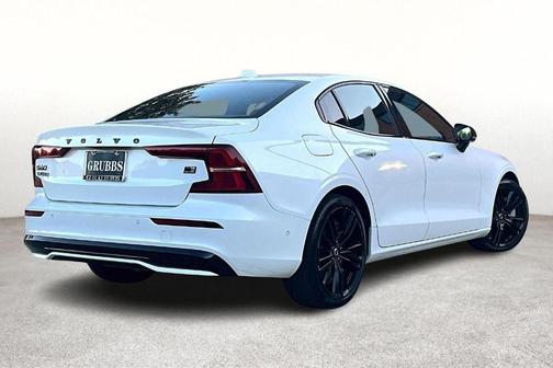 2024 Volvo S60 Recharge Plug-In Hybrid T8 Plus Black Edition