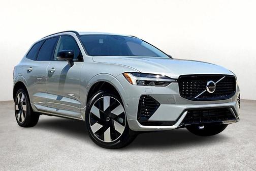 2025 Volvo XC60 Plug-In Hybrid T8 Plus