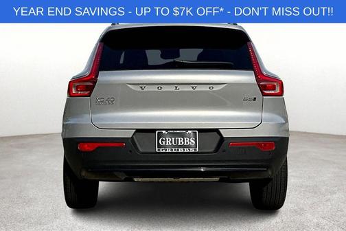 2025 Volvo XC40 B5 Ultra Dark Theme