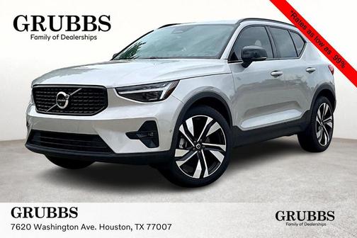 2025 Volvo XC40 B5 Ultra Dark Theme