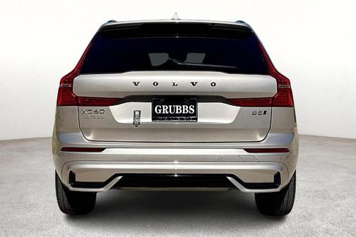 2025 Volvo XC60 B5 Core