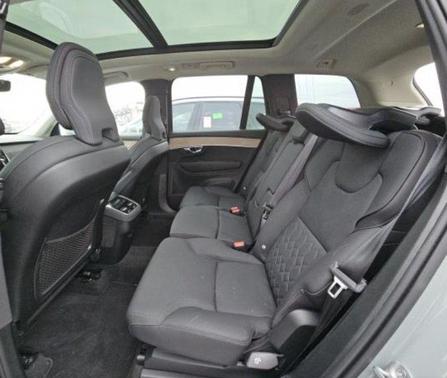 2025 Volvo XC90 B6 Plus 7-Seater