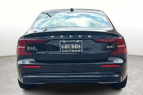 2023 Volvo S60 B5 Core Dark Theme
