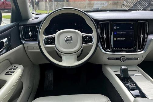 2023 Volvo S60 B5 Core Dark Theme