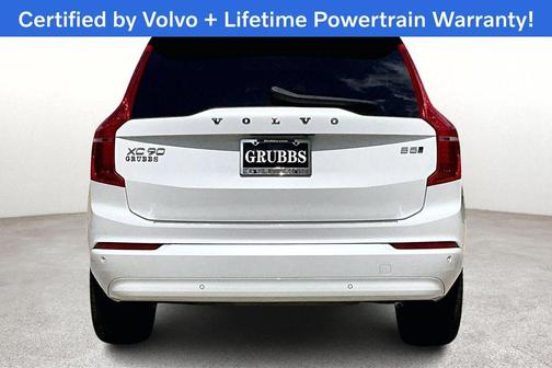 Crystal White 2023 Volvo XC90 B5 Core