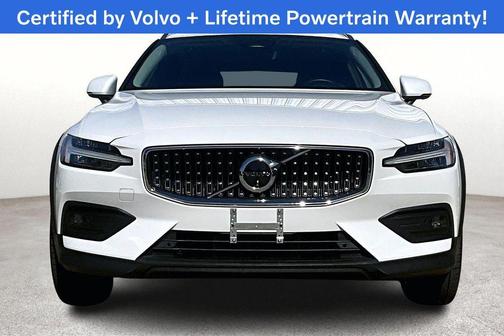 2025 Volvo V60 Cross Country B5 Plus