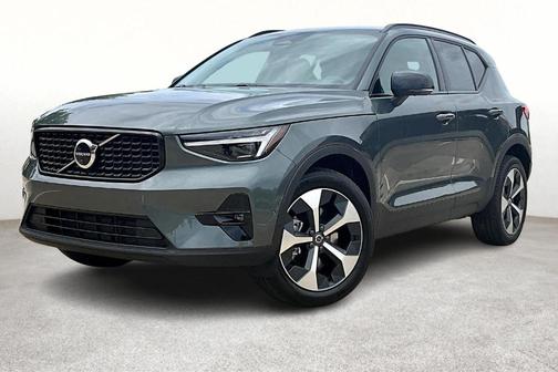 2026 Volvo XC40 B5 Plus
