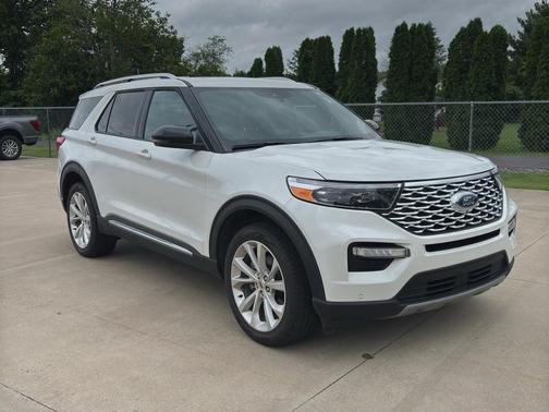 Star White Metallic Tri-Coat 2024 Ford Explorer Platinum
