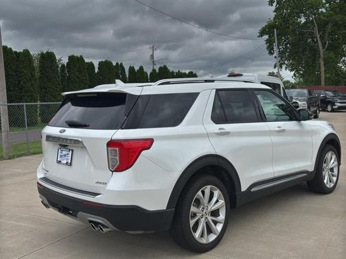 Star White Metallic Tri-Coat 2024 Ford Explorer Platinum
