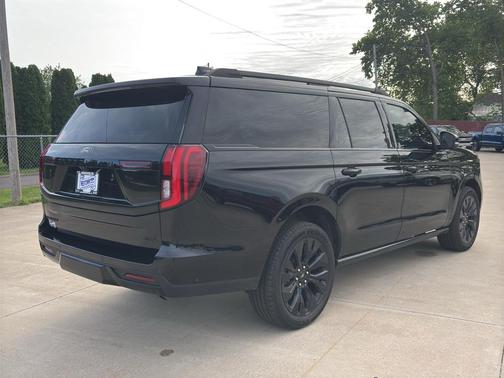 Agate Black Metallic 2025 Ford Expedition Max Platinum