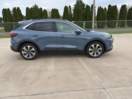 2025 Ford Escape Platinum