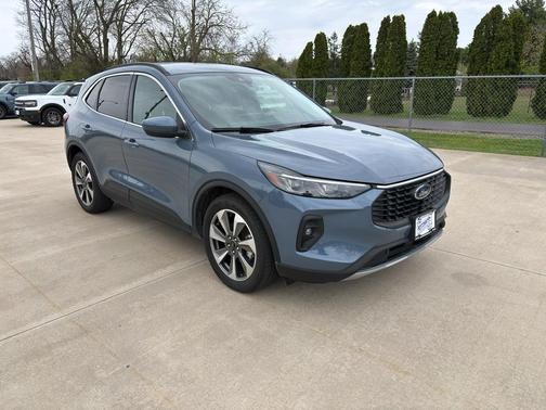 2025 Ford Escape Platinum