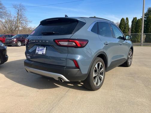 2025 Ford Escape Platinum