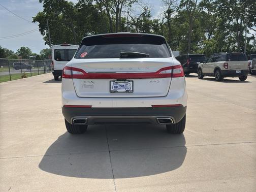 White Platinum Metallic Tri-Coat 2017 Lincoln MKX Reserve