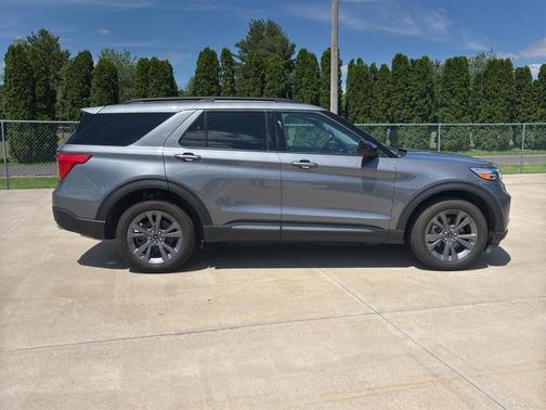 Carbonized Gray Metallic 2023 Ford Explorer XLT