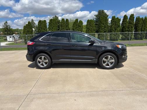 Agate Black Metallic 2024 Ford Edge SEL
