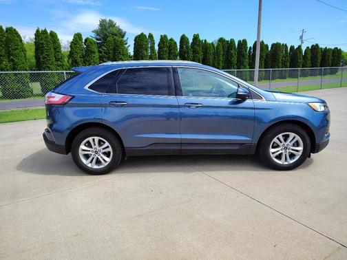Blue Metallic 2019 Ford Edge SEL