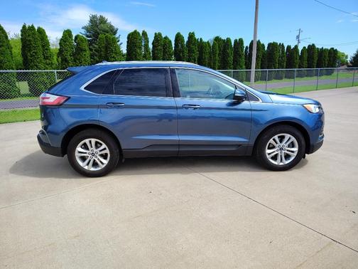 Blue Metallic 2019 Ford Edge SEL