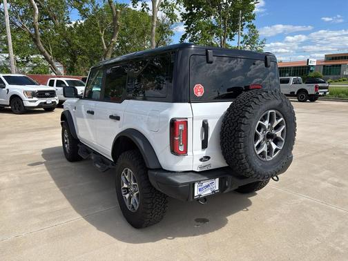 Oxford White 2025 Ford Bronco Badlands