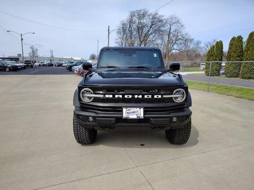 Shadow Black 2026 Ford Bronco Outer Banks