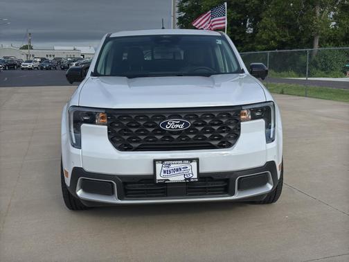 Oxford White 2026 Ford Maverick Lariat