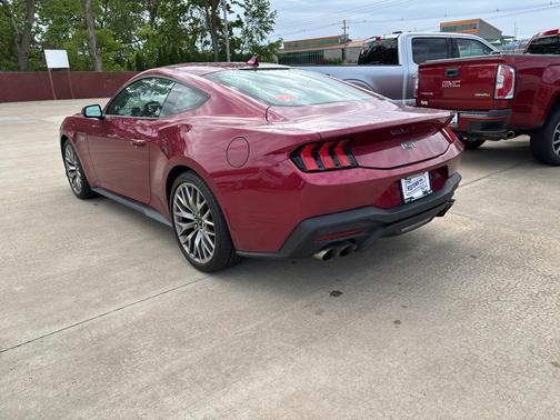 Molten Magenta Metallic Tri-coat 2025 Ford Mustang GT Premium