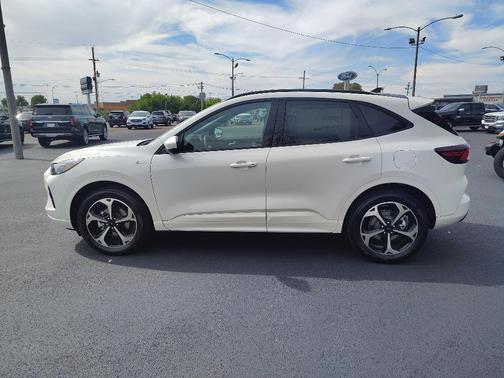 2025 Ford Escape ST-Line Elite