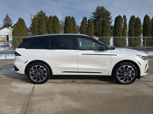 2026 Lincoln Nautilus Reserve