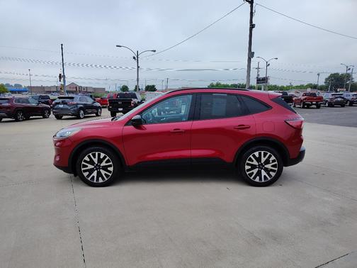 2020 Ford Escape SE
