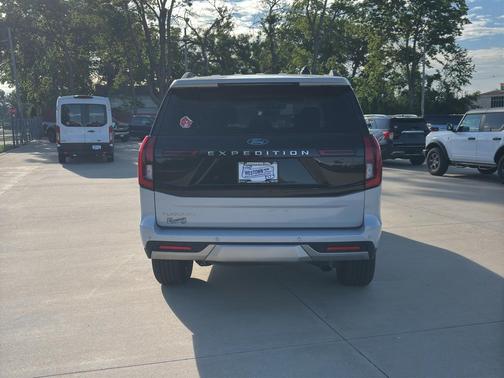 Space Silver Metallic 2025 Ford Expedition Platinum