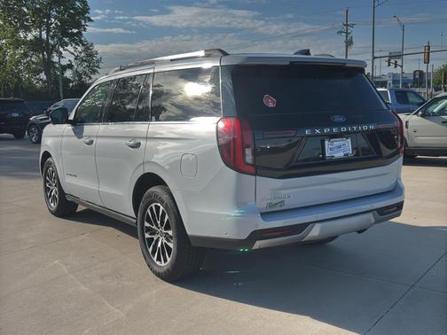 Space Silver Metallic 2025 Ford Expedition Platinum