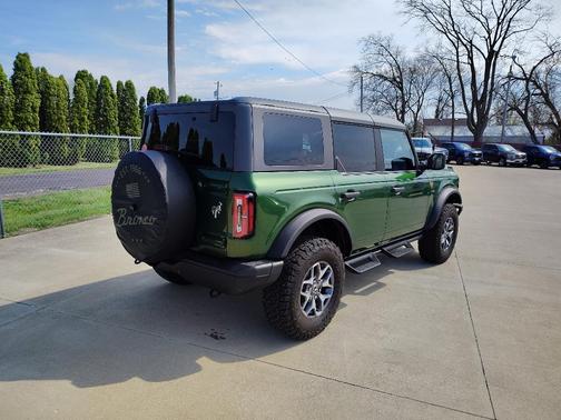 Eruption Green Metallic 2024 Ford Bronco Badlands
