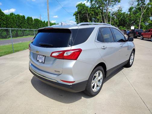 Silver Ice Metallic 2018 Chevrolet Equinox Premier
