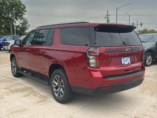 Radiant Red Tintcoat 2024 Chevrolet Suburban 4WD Z71