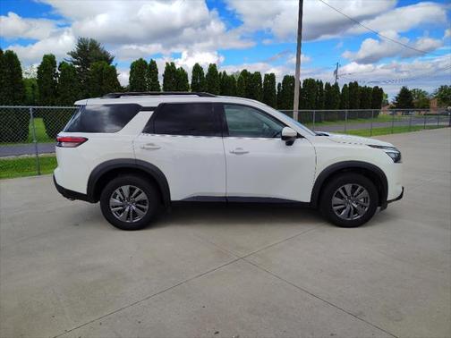 2024 Nissan Pathfinder SV 4WD