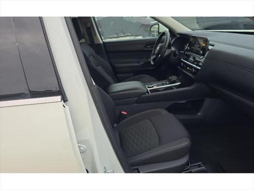 2024 Nissan Pathfinder SV 4WD
