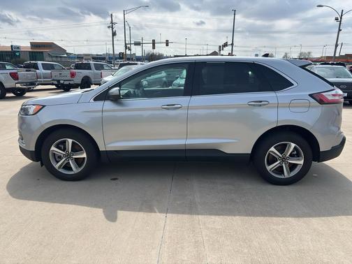 Iconic Silver Metallic 2024 Ford Edge SEL