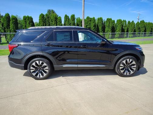 Agate Black Metallic 2026 Ford Explorer Platinum