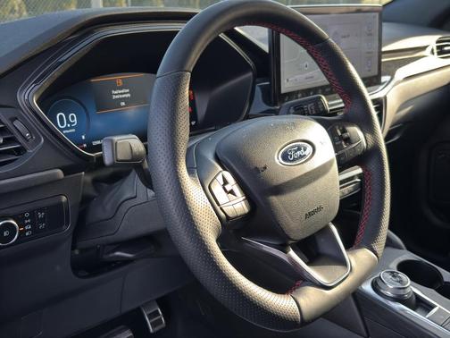 Cinnabar Red Metallic Premium Colorant 2023 Ford Escape ST-Line Select