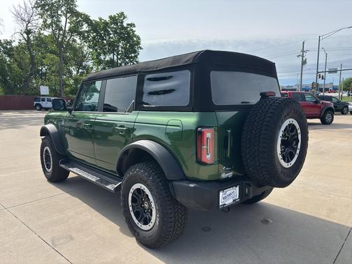 Eruption Green Metallic 2025 Ford Bronco Outer Banks