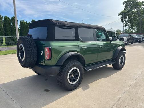 Eruption Green Metallic 2025 Ford Bronco Outer Banks