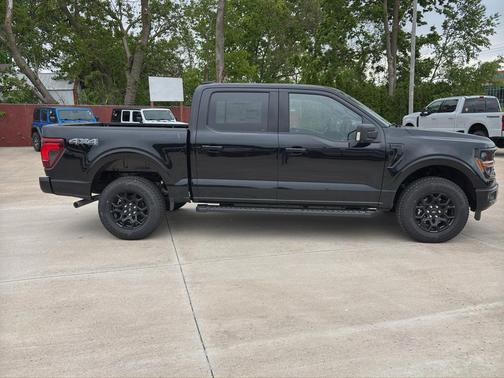 Agate Black Metallic 2026 Ford F-150 XLT