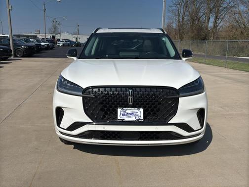 Pristine White Metallic Tri-Coat 2025 Lincoln Aviator Premiere