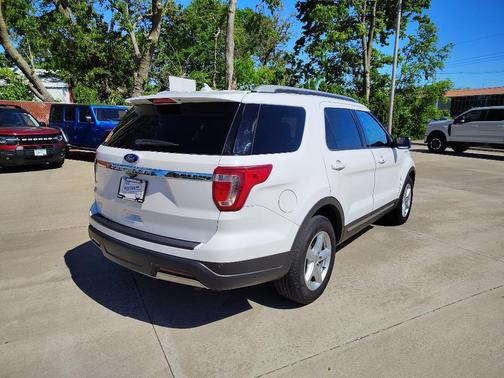 Oxford White 2019 Ford Explorer XLT