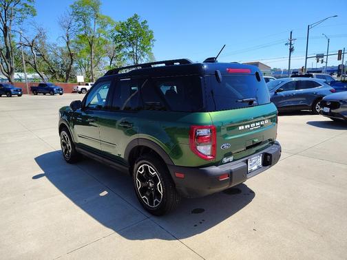 Eruption Green Metallic 2025 Ford Bronco Sport Outer Banks
