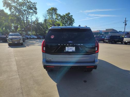 Glacier Gray Metallic TriCoat 2025 Ford Expedition Active