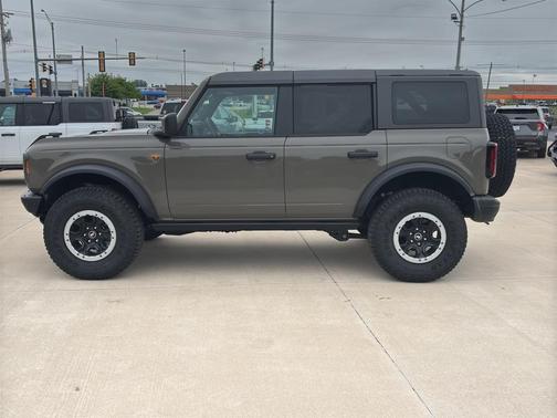 Marsh Gray 2025 Ford Bronco Badlands