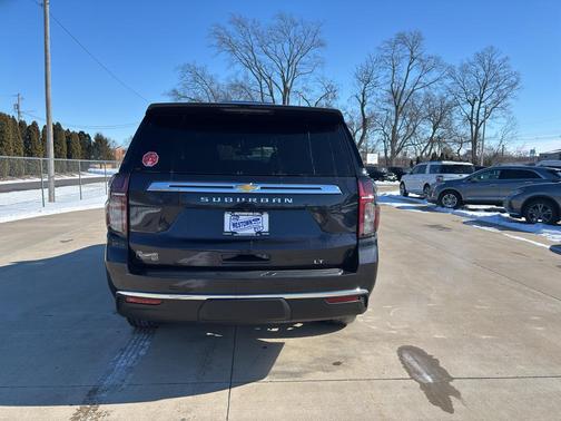 2022 Chevrolet Suburban LT