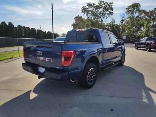 Atlas Blue Metallic 2022 Ford F-150 XLT